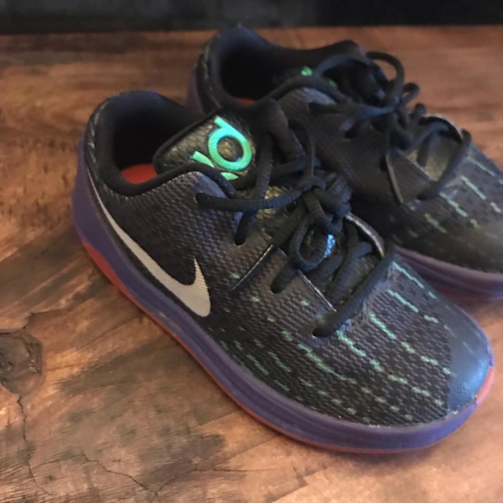 Nike girls sneaker